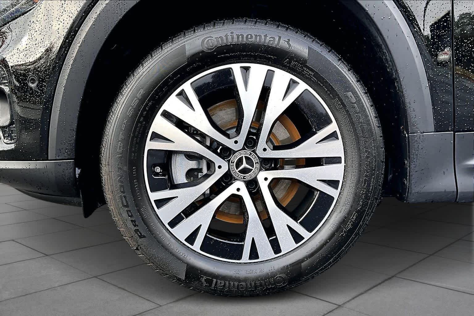 Used 2025 Night Black Mercedes-Benz GLB 250 image 8