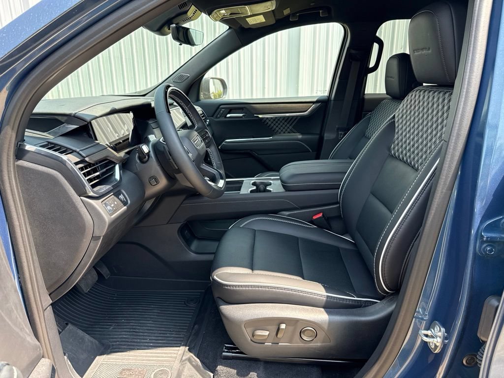 2026 GMC Acadia Denali - Photo 14