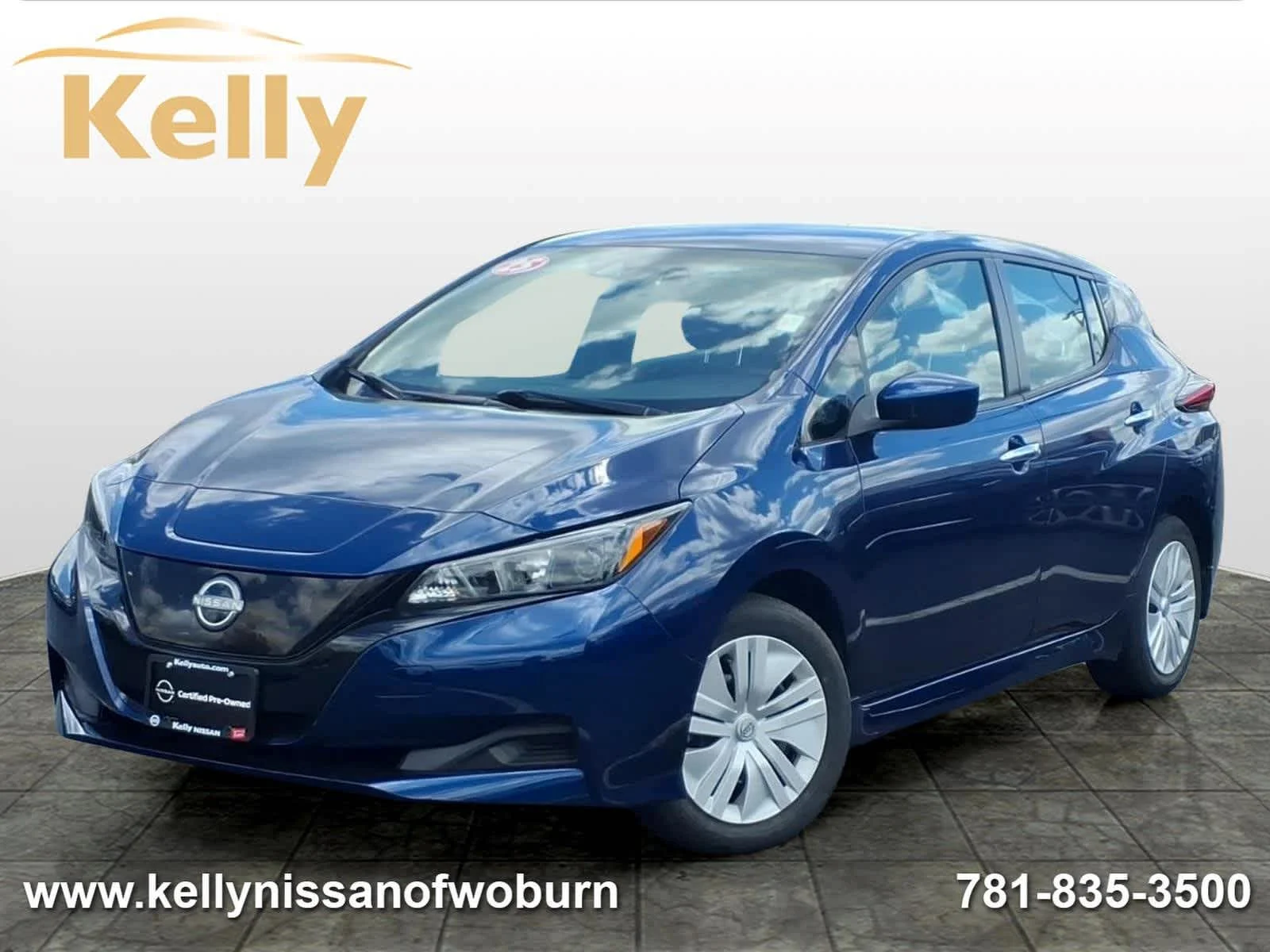 2025 Nissan Leaf S's photo