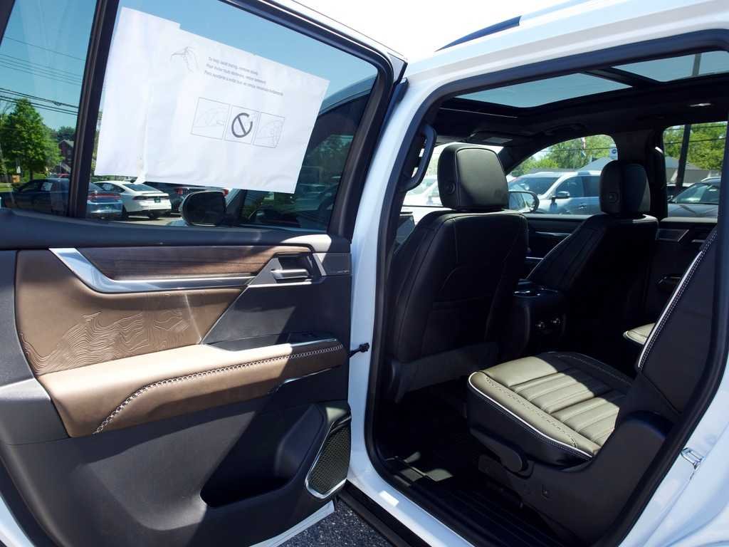 2026 GMC Acadia Denali Ultimate - Photo 13