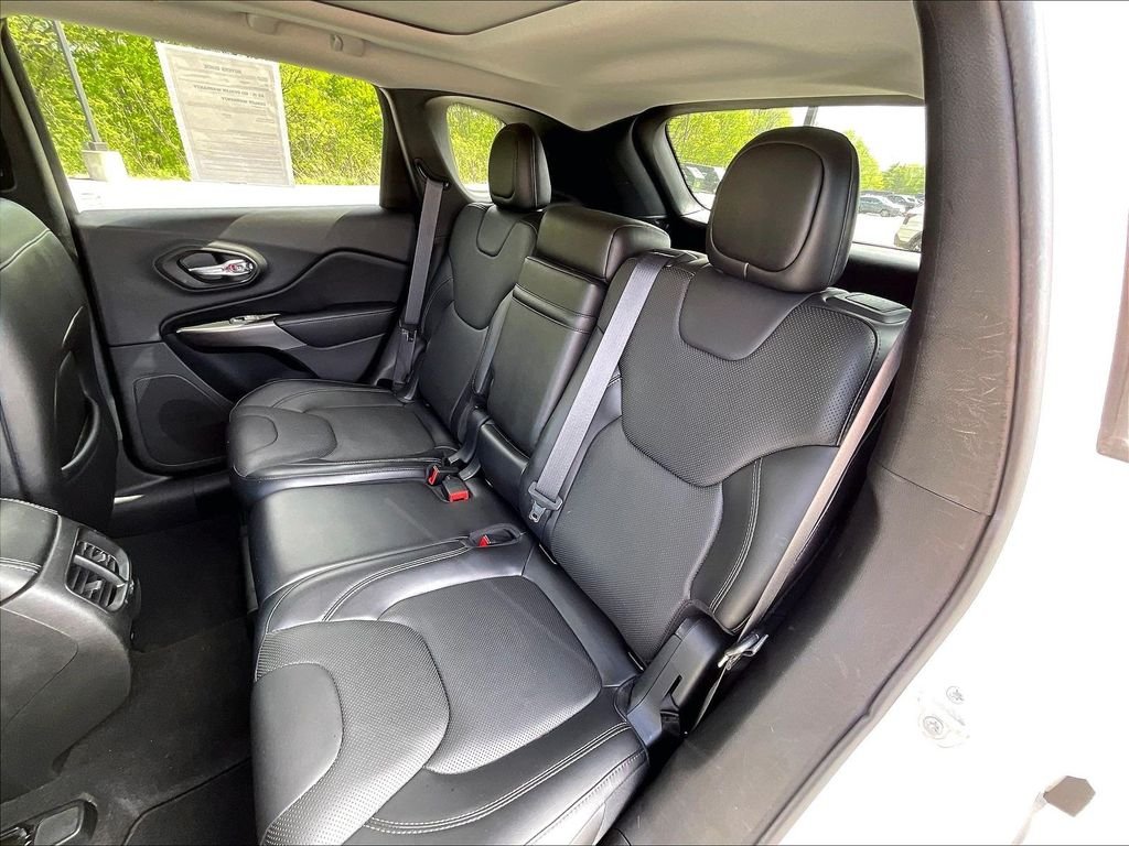 Used 2019 Bright White Clearcoat Jeep Limited image 14