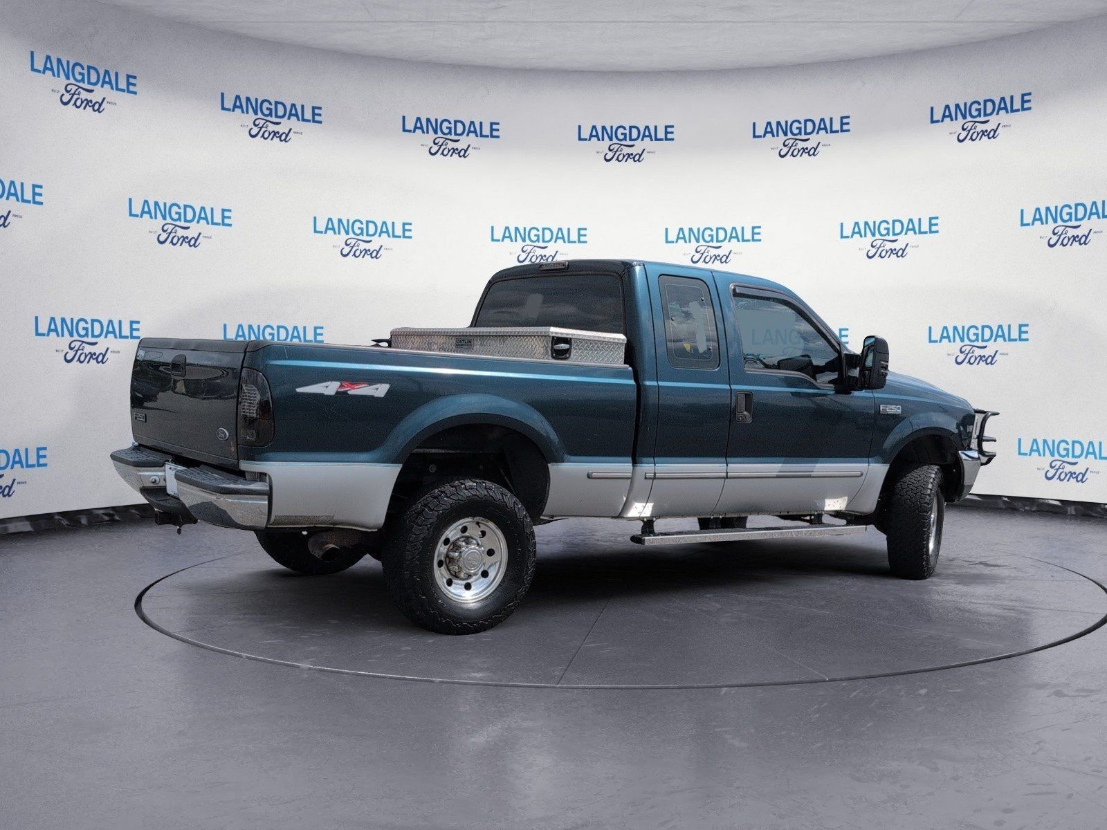 Used 1999 Green Ford XL image 4