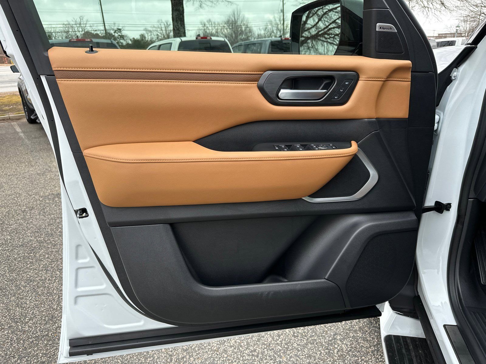 New 2026 White Nissan Platinum Reserve image 10