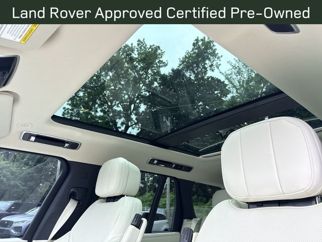 Certified Used 2025 Varesine_Blue Land Rover SE image 21