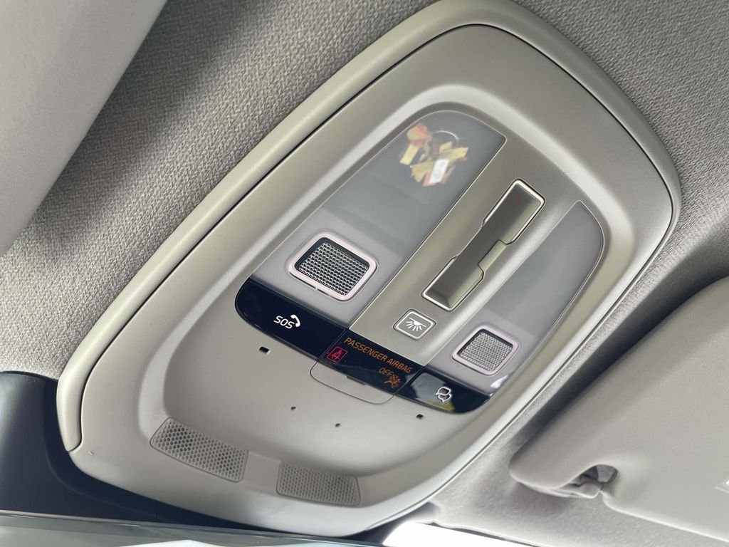 2026 Volvo XC40 Plus - Photo 26