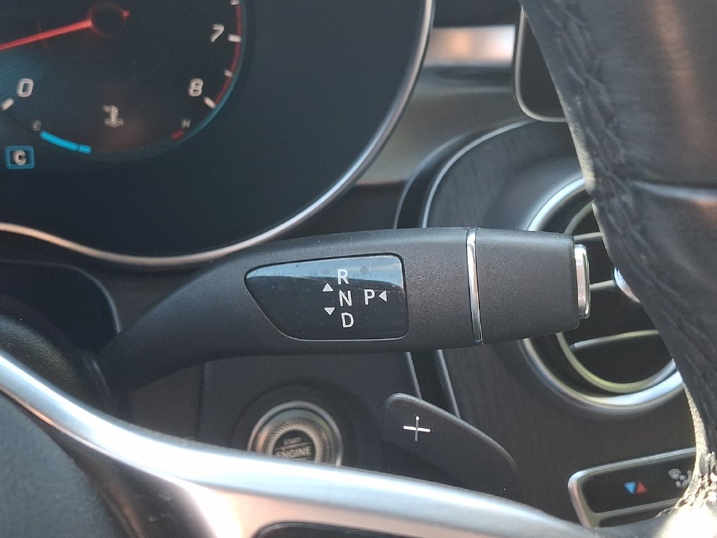 Certified Used 2022  Mercedes-Benz GLC 300 image 15