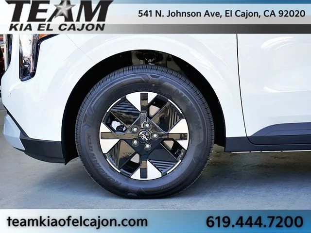 New 2026 White Kia LXS image 7