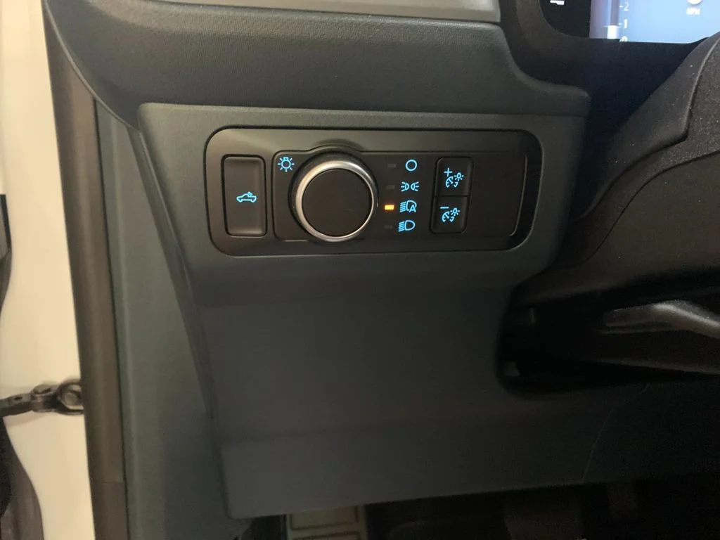 Used 2025 White Ford XLT image 31