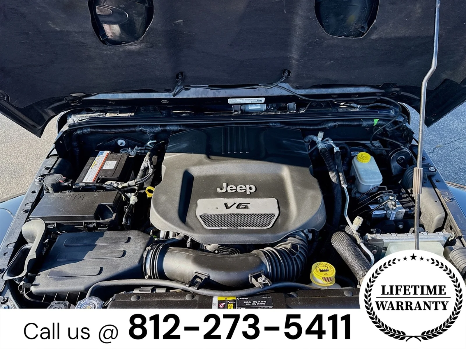 Used 2017 BLK Jeep 75th Anniversary image 27