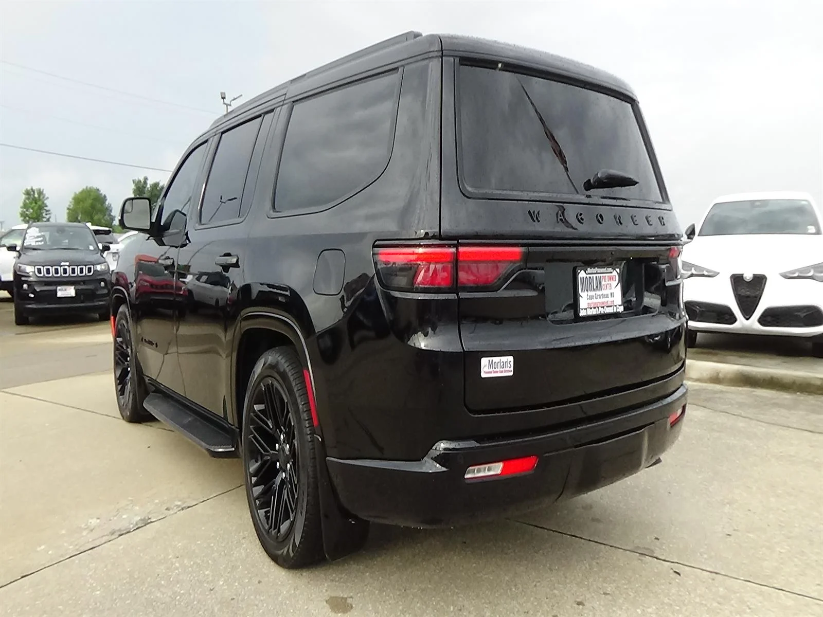 Certified Used 2024 Diamond Black Crystal Pearl Coat (pxj) Jeep Carbide image 8