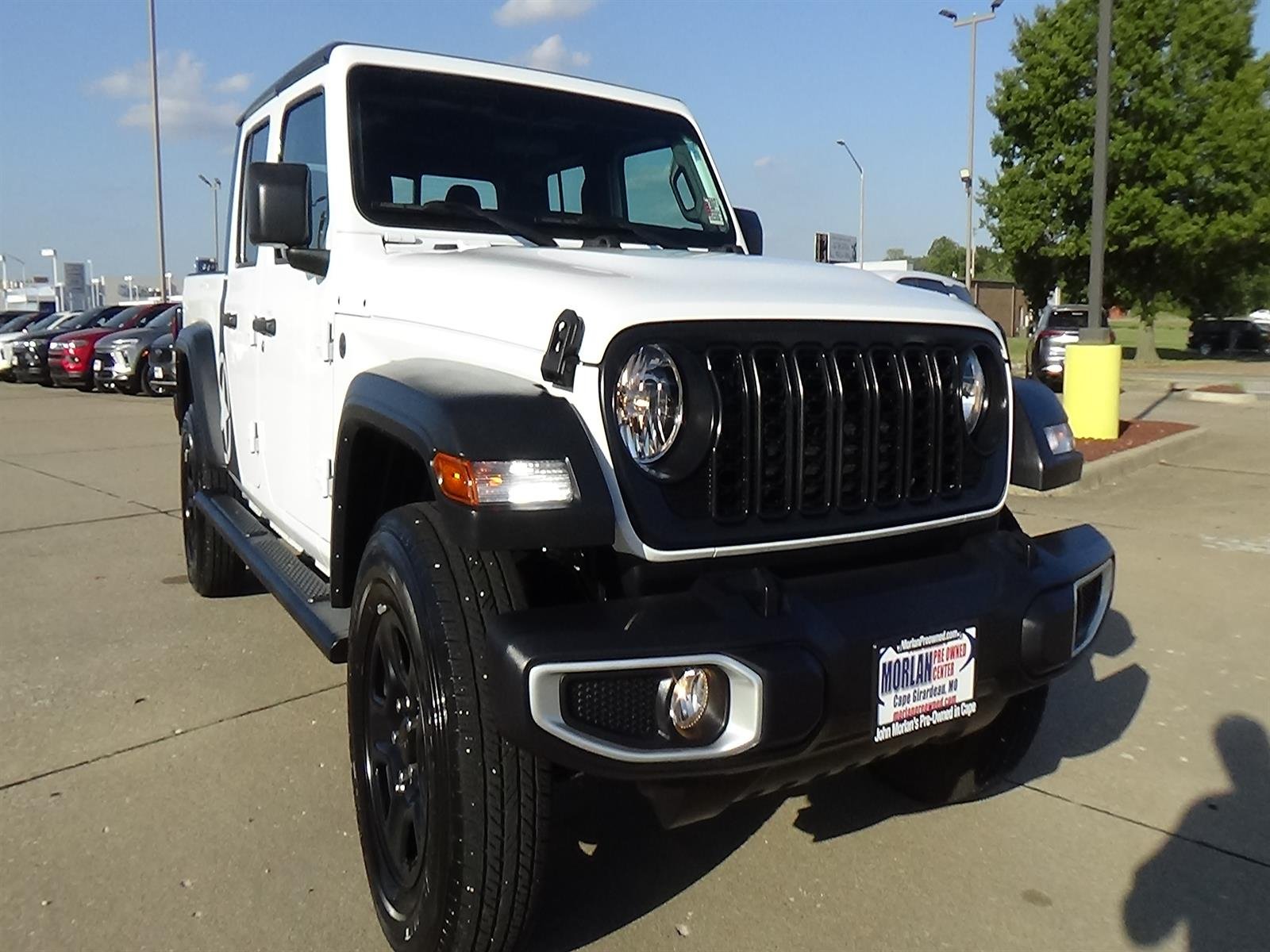 Certified Used 2025 Bright White Clear Coat (pw7) Jeep Sport image 4