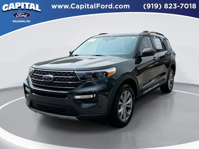 Used 2023 Green Ford XLT image 1
