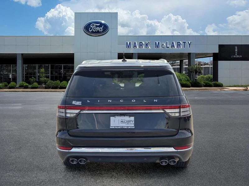 Used 2021 Black LINCOLN RESERVE AWD image 4