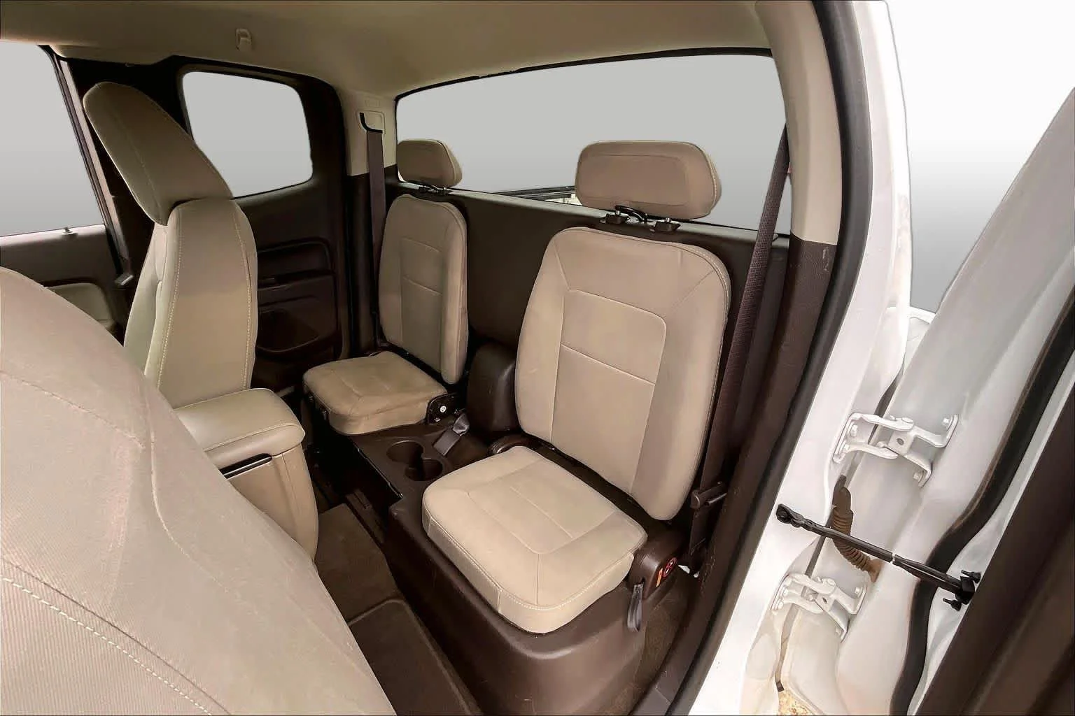 Used 2016 Summit White GMC 2WD SLE image 19