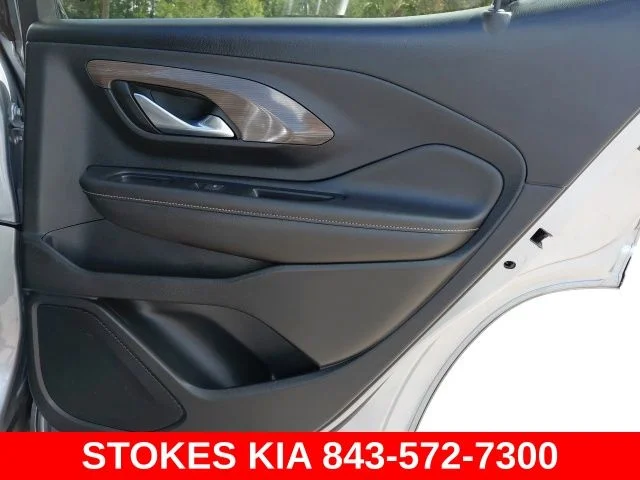 Used 2023 Silver GMC Denali image 32