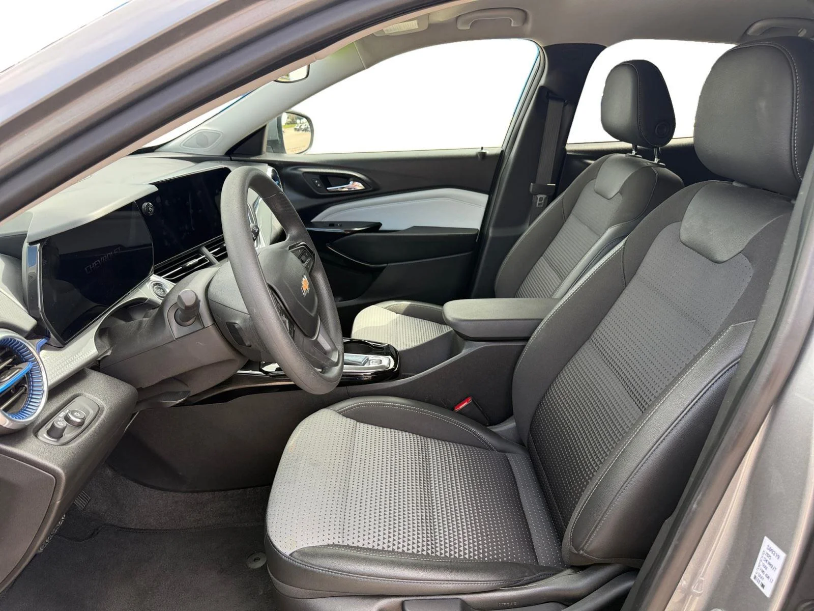 Used 2025 Sterling Gray Metallic Chevrolet LT image 10