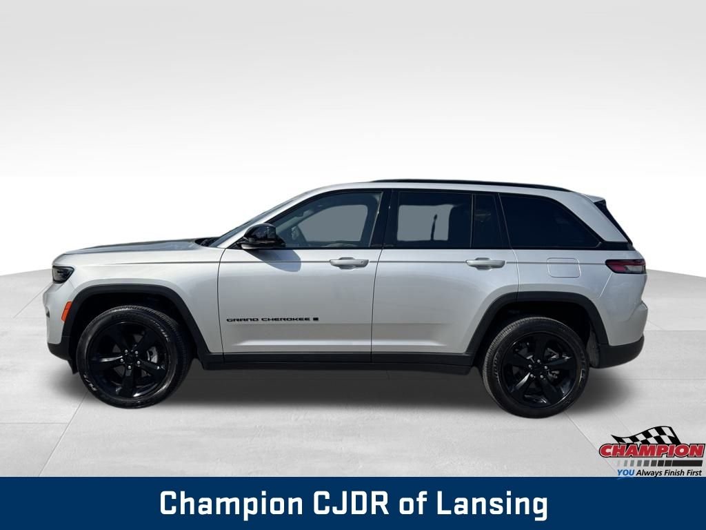 2023 Jeep Grand Cherokee Altitude X photo 2