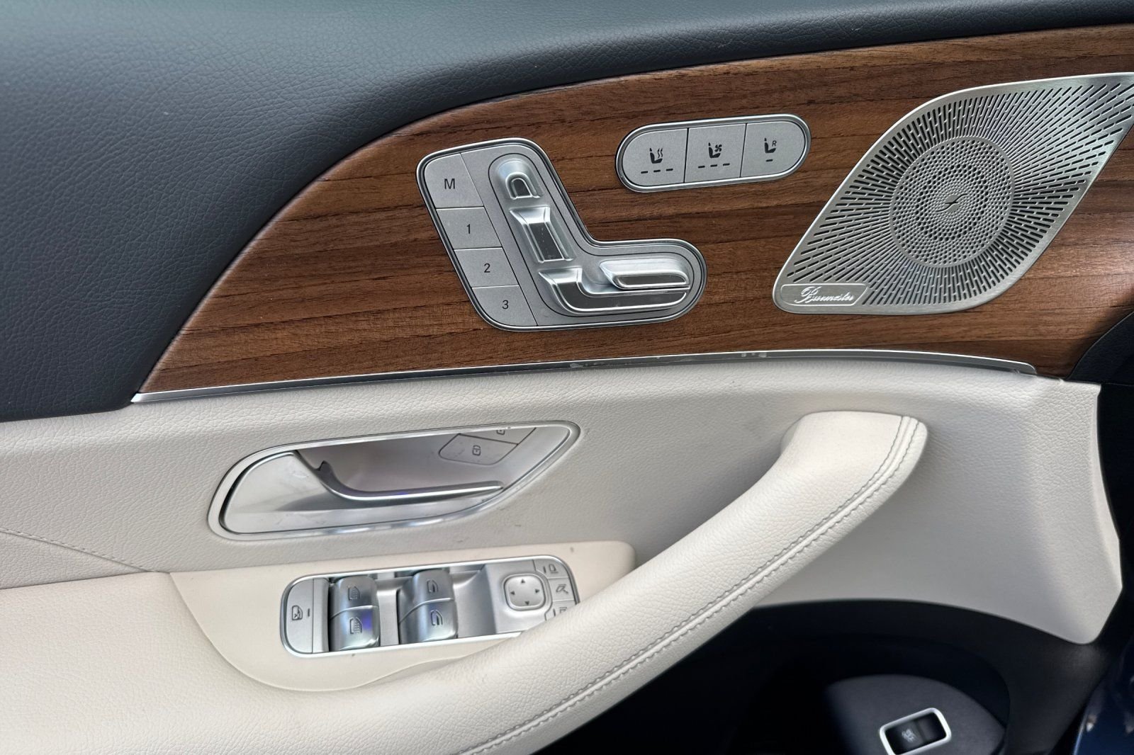 New 2026 Twilight Blue Metallic Mercedes-Benz GLS 450 image 25