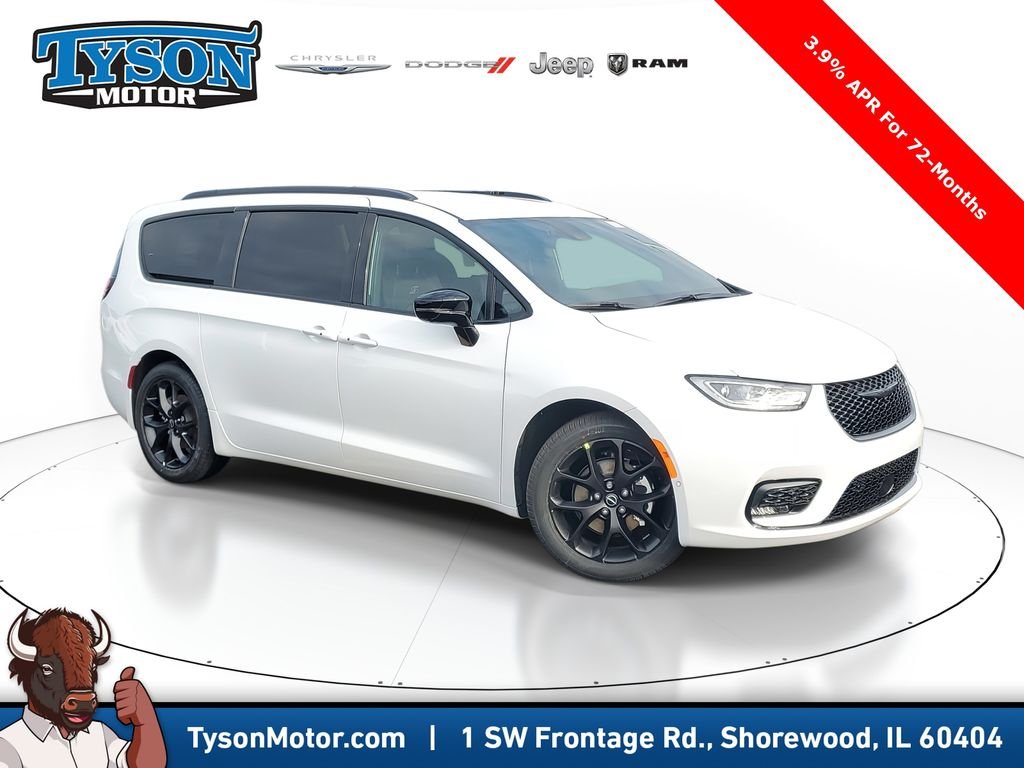 2026 Chrysler Pacifica Select's photo