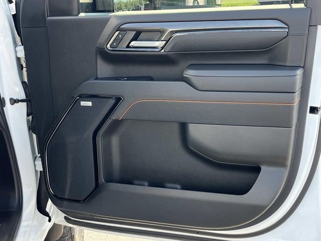 Used 2025 White GMC AT4 image 22