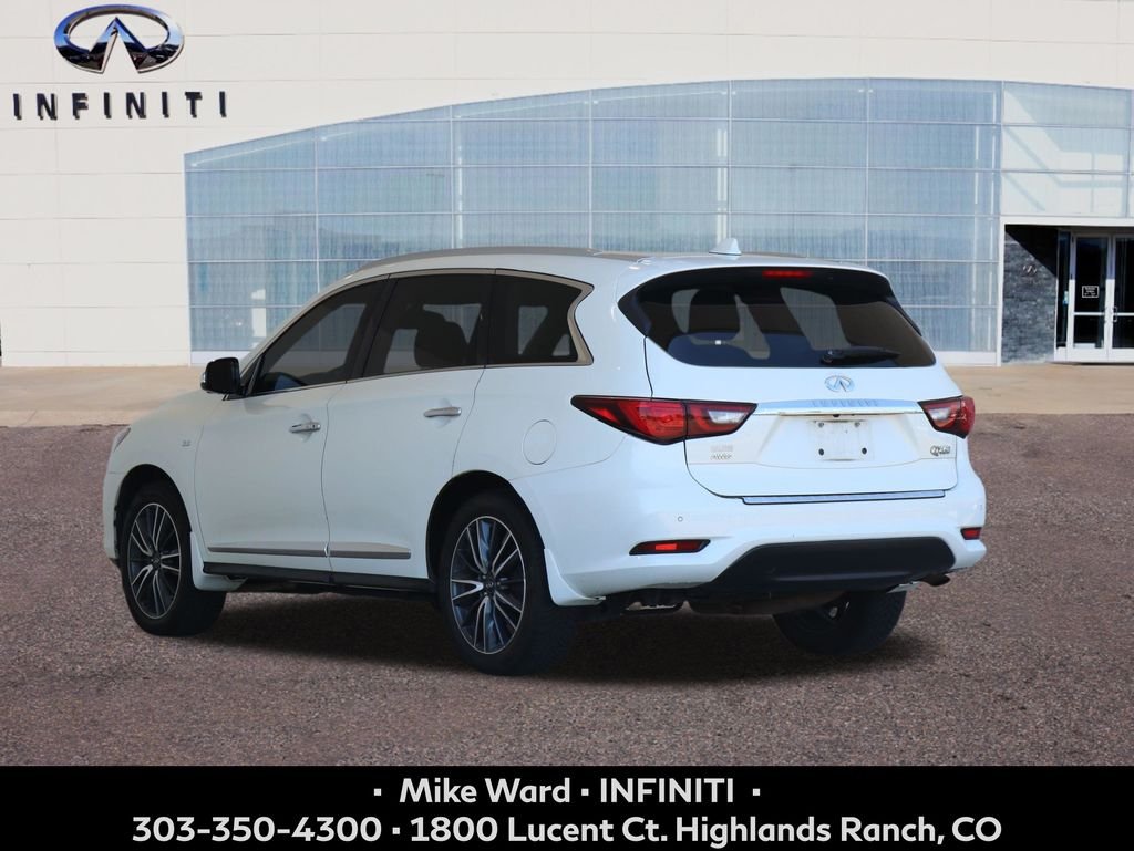 Used 2019 White INFINITI LUXE image 3