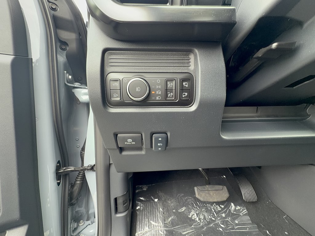 New 2026 Glacier Gray Metallic Tri-Coat Ford F-250® Lariat® image 13