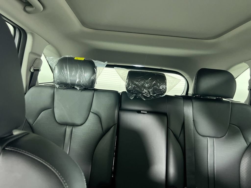 New 2026 Glacial White Pearl Kia S image 32