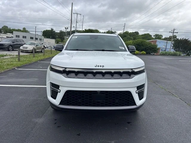 New 2026 Bright White Clear-Coat Exterior Paint Jeep Limited Reserve image 2