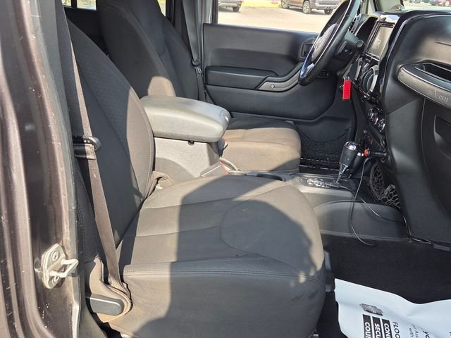 Used 2014 Gray Jeep Unlimited Sport image 15
