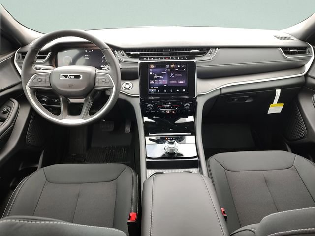 New 2026 Diamond Black Crystal Pearlcoat Jeep Laredo image 9