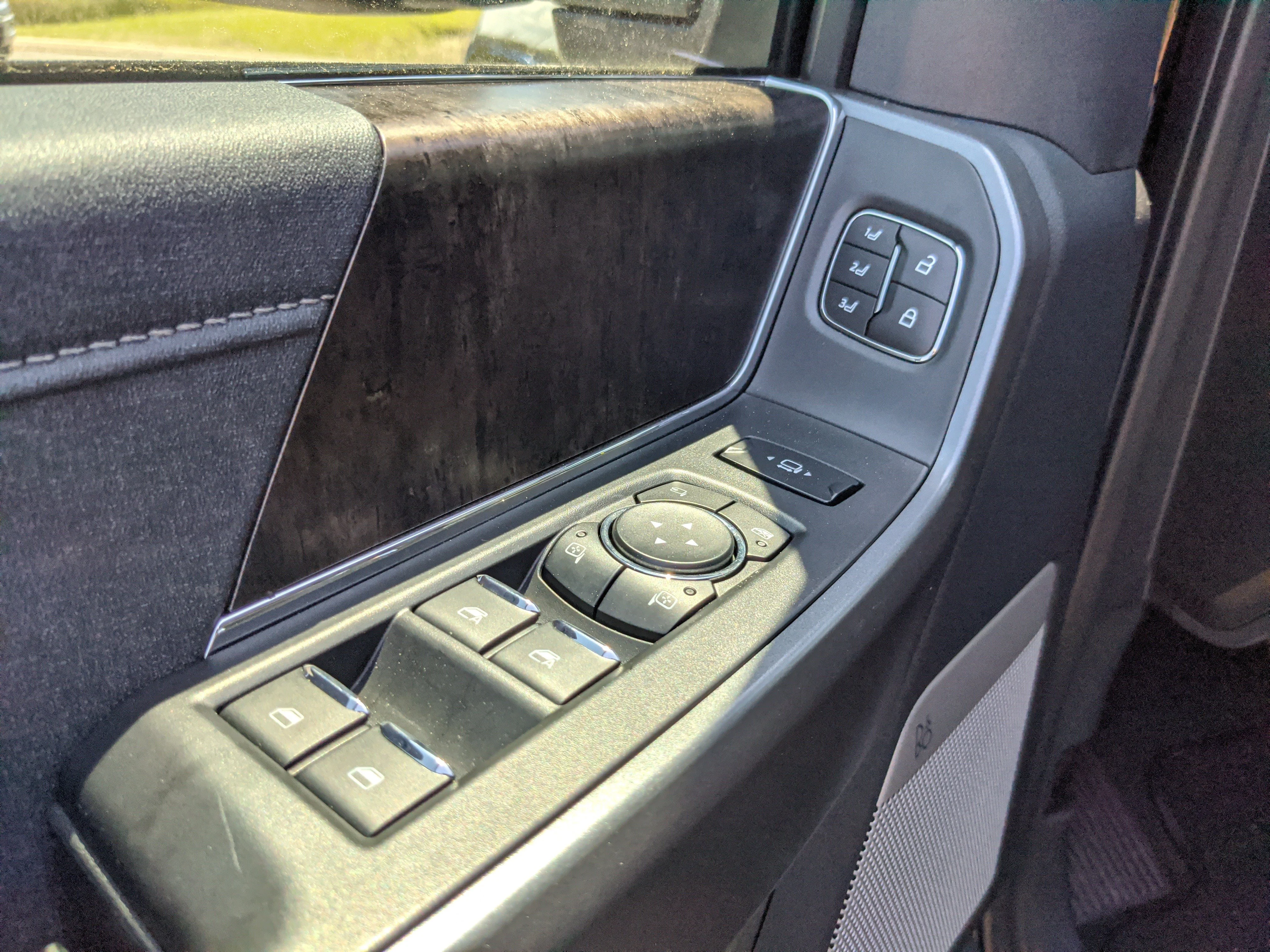 New 2026 Agate Black Metallic Ford F-250® Lariat® image 17