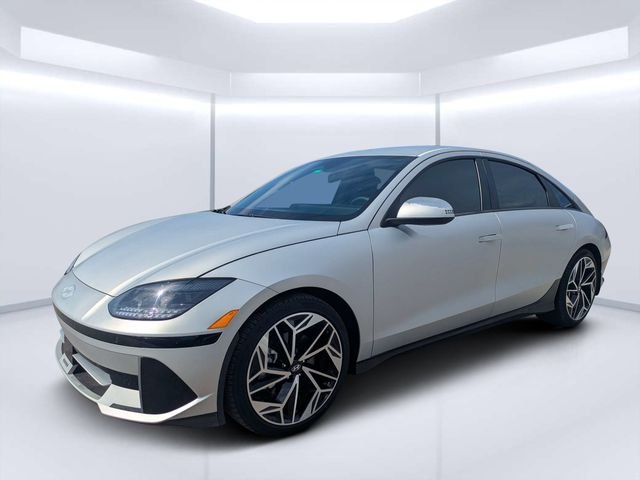 Used 2023 Gold Hyundai SEL image 7