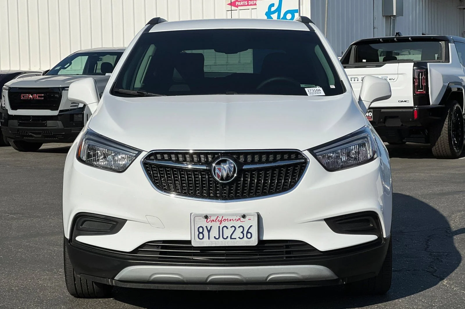 Used 2021 (Includes (MDP) Anthracite lower exterior accent color, Paint code W598F.) Buick Preferred image 9