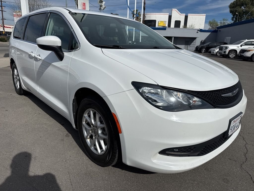 2022 Chrysler Voyager