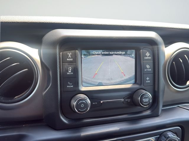 Used 2019 Silver Jeep Unlimited Sport S image 24