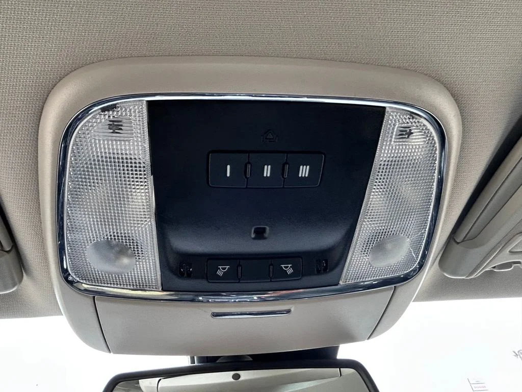 Used 2023 White Chrysler Touring image 7