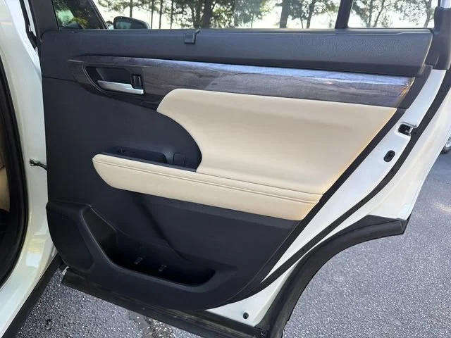 Used 2024 Off-white Toyota Limited image 16