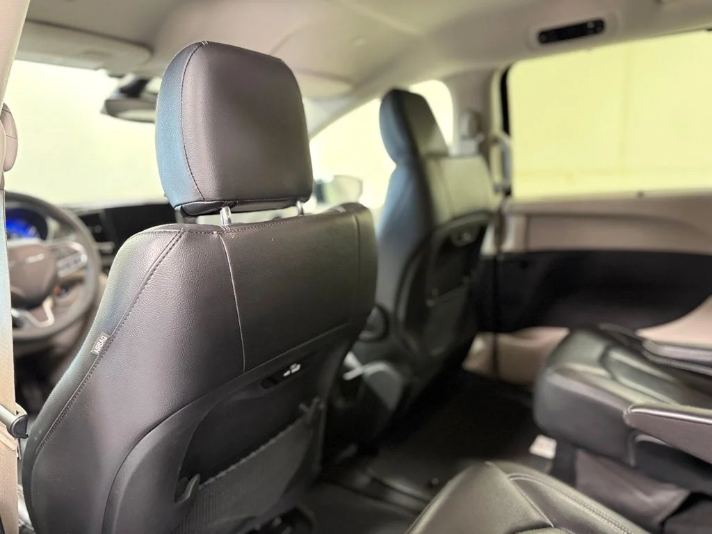 Used 2022 Blue Chrysler Touring L image 20
