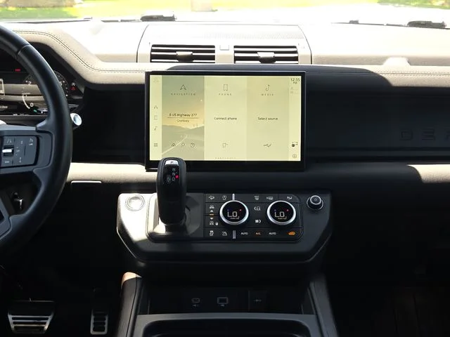 2023 Land Rover Defender X - Photo 11