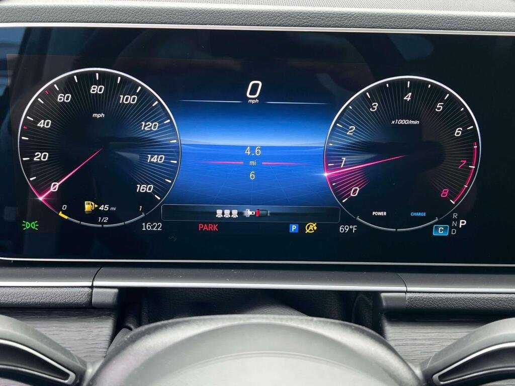 New 2026 Selenite Grey Metallic Mercedes-Benz GLE 350 image 3