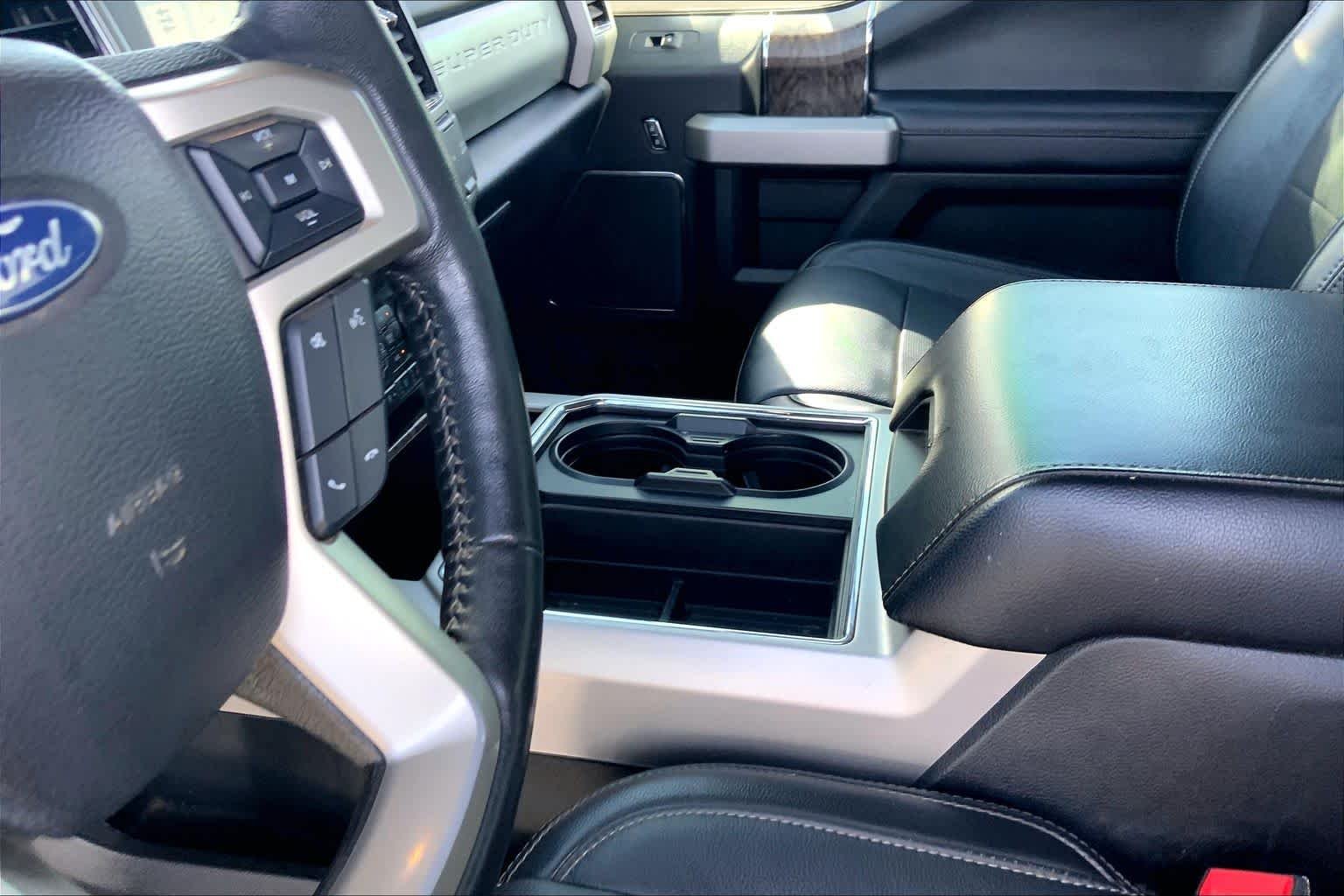 Used 2019 Oxford White Ford LARIAT image 17