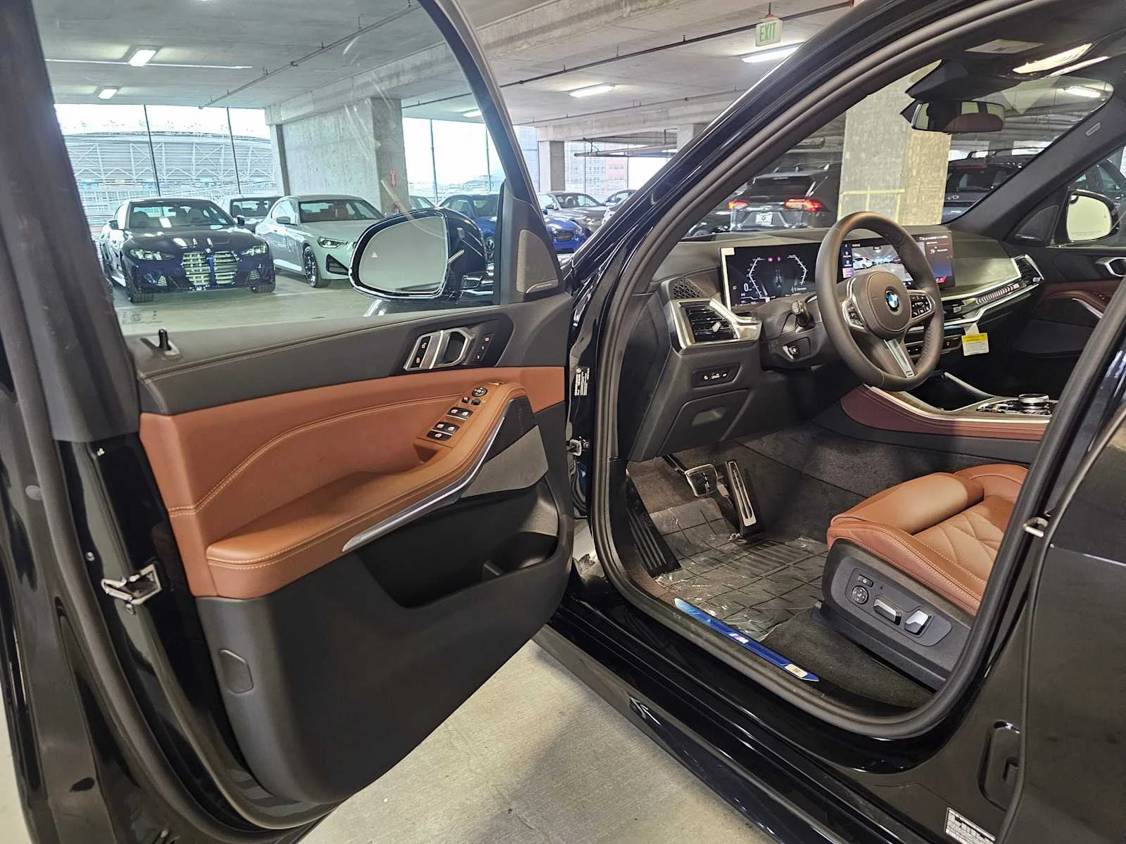 New 2026 Black Sapphire Metallic BMW xDrive40i image 31