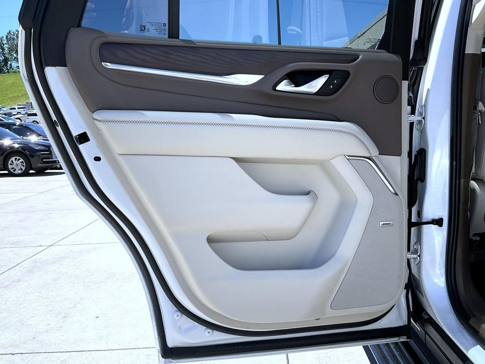Used 2022 White GMC Denali image 23