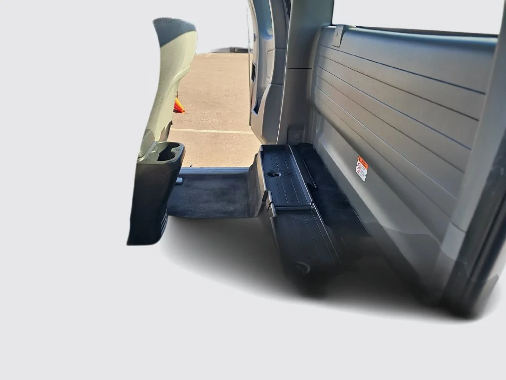Used 2015 White Toyota Base image 13