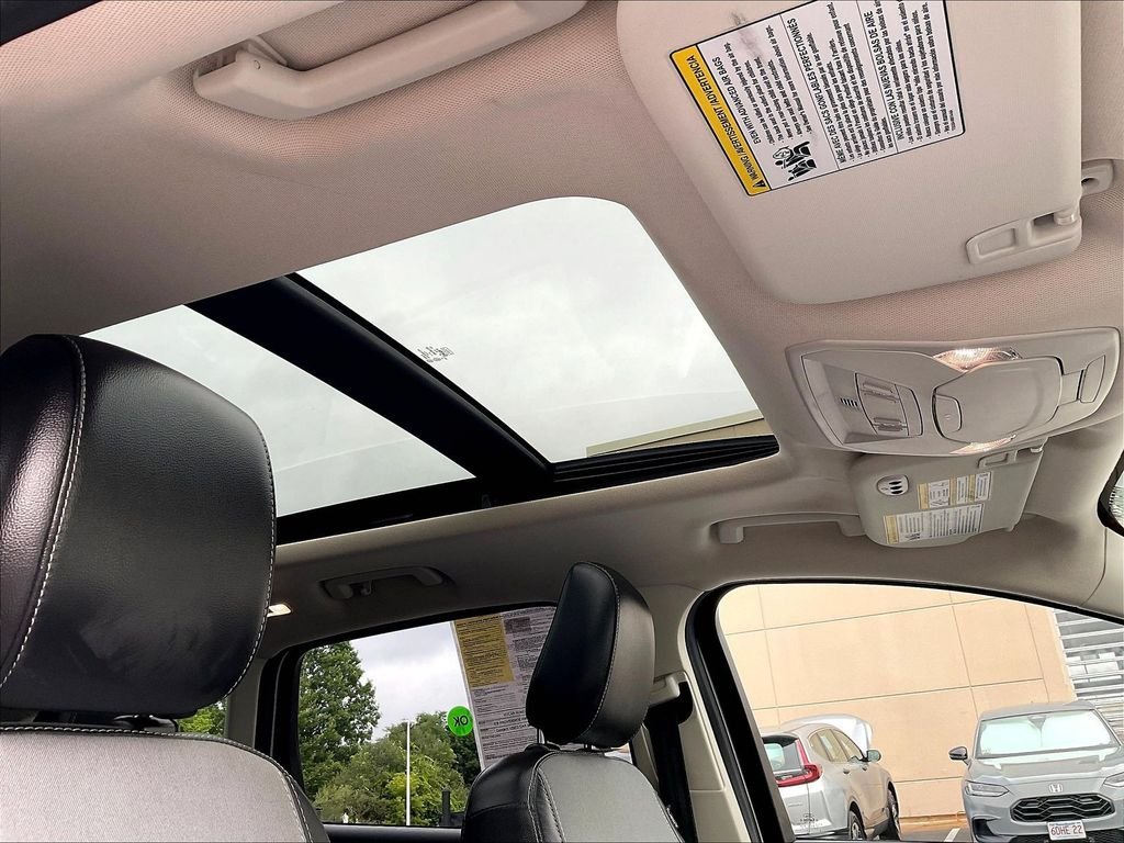 Used 2019 White Ford Titanium image 22