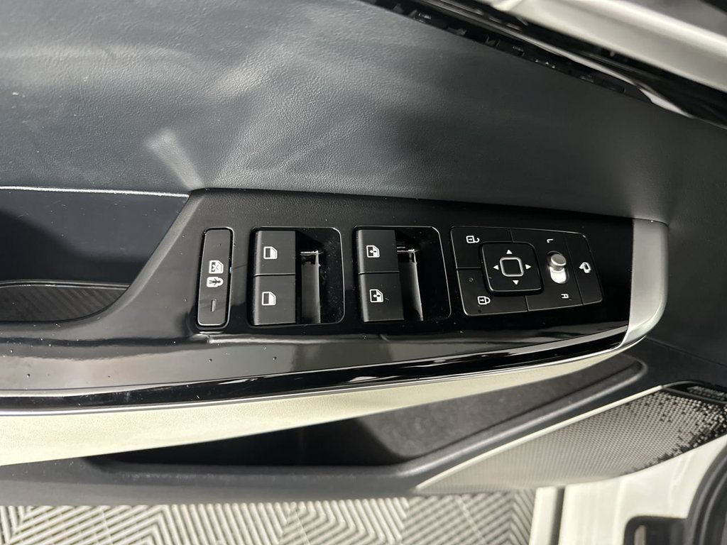 Certified Used 2024 White Kia GT-Line image 3