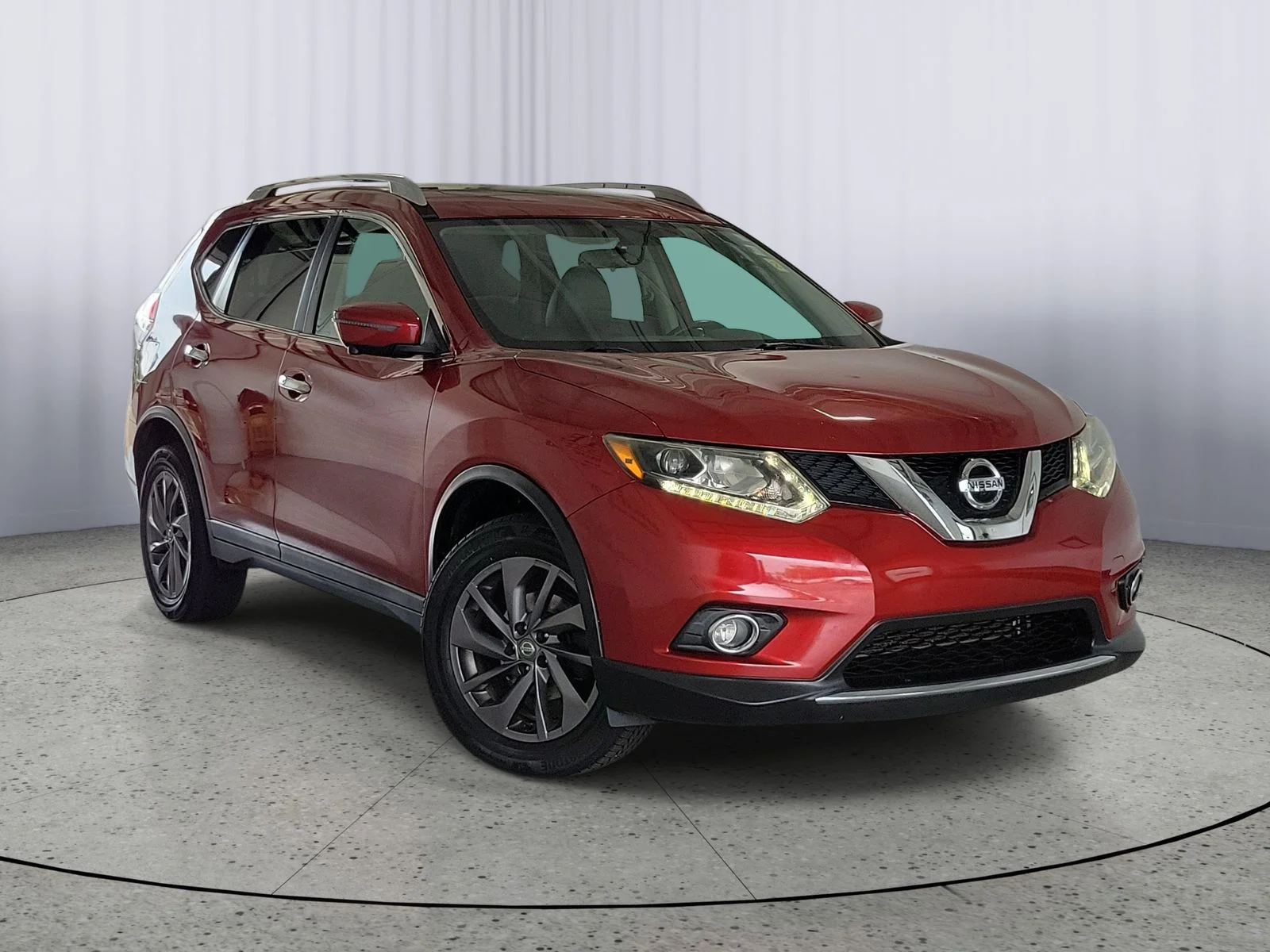 Used 2016 Red Nissan SL image 1