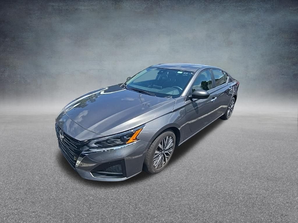 Used 2025 Gun Metallic Nissan 2.5 SV image 3
