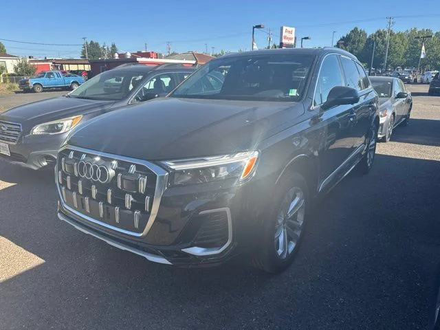 Used 2025  Audi 55 Premium Plus image 2