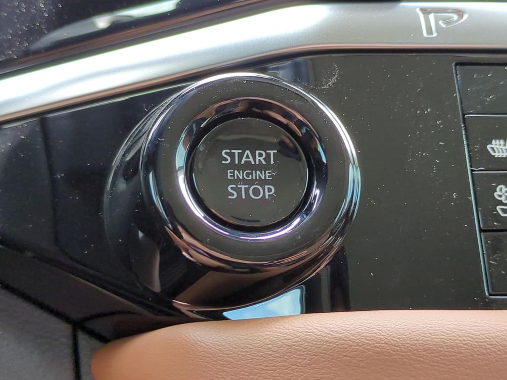 New 2026 Everest White Pearl TriCoat Nissan Platinum image 26